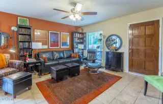 Photo #3: 6644983 Listing