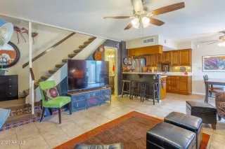 Photo #5: 6644983 Listing