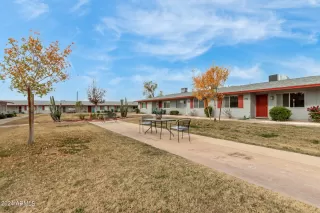 Photo #5: 6645067 Listing