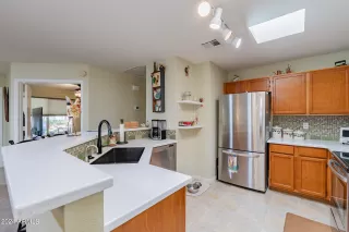 Photo #5: 6645136 Listing