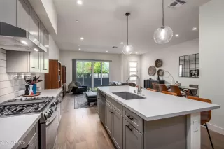 Photo #3: 6645275 Listing 