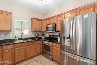 Photo #5: 6645333 Listing