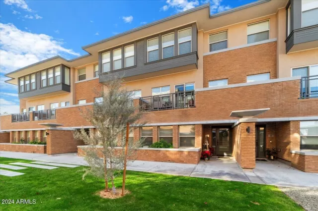 MLS: 6645372 Condo For Sale