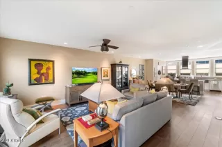 Photo #4: 6645372 Listing