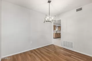 Photo #5: 6645379 Listing