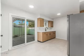 Photo #6: 6645379 Listing