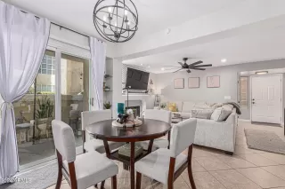 Photo #4: 6645793 Listing