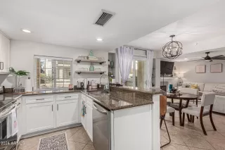 Photo #6: 6645793 Listing