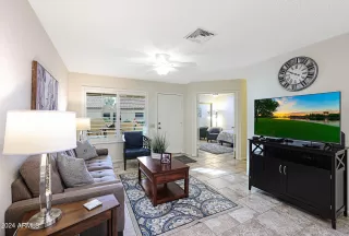 Photo #3: 6645935 Listing
