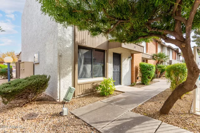 MLS: 6645954 Condo For Sale
