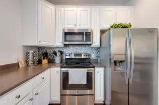 Photo #5: 6646086 Listing