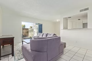 Photo #3: 6646229 Listing