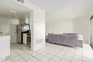 Photo #6: 6646229 Listing