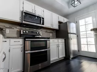 Photo #3: 6646263 Listing