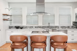 Photo #3: 6646270 Listing