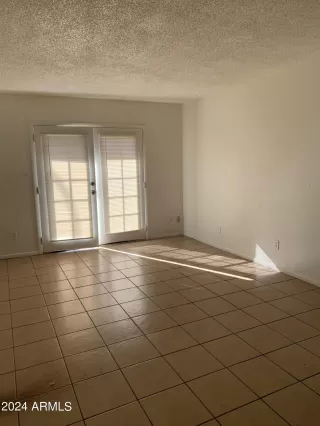 Photo #3: 6646280 Listing