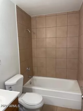 Photo #6: 6646280 Listing