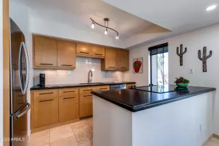 Photo #5: 6646290 Listing 