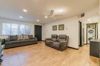 Photo #2: 6646325 Listing 