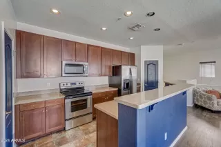 Photo #4: 6646371 Listing