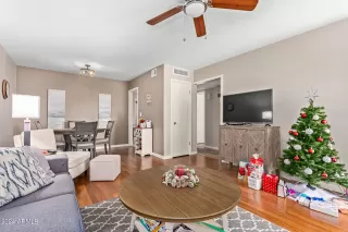 Photo #5: 6646387 Listing