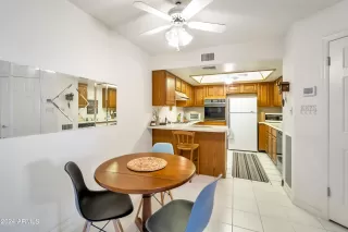 Photo #4: 6646394 Listing