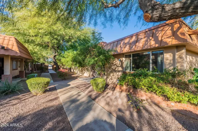 MLS: 6646565 Condo For Sale