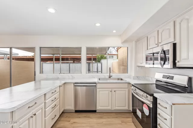 MLS: 6646608 Condo For Sale