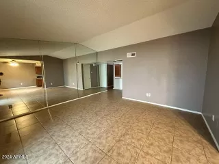 Photo #4: 6646612 Listing 