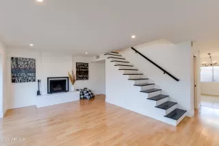 Photo #5: 6646764 Listing