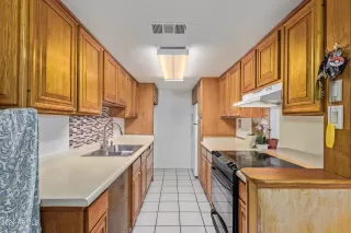 Photo #6: 6646780 Listing