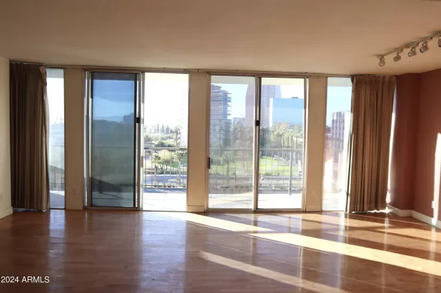 MLS: 6646902 Condo For Sale