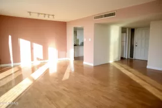 Photo #6: 6646902 Listing 