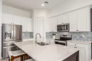 Photo #3: 6646978 Listing