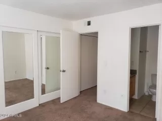 Photo #5: 6647123 Listing