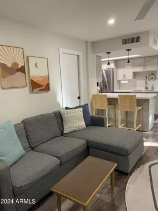 Photo #6: 6647131 Listing