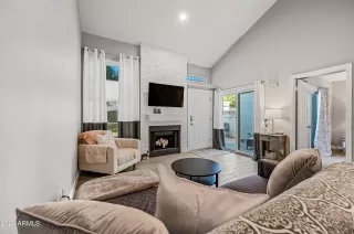 Photo #4: 6647156 Listing