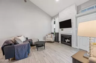 Photo #5: 6647156 Listing