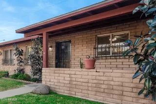 Photo #5: 6647189 Listing