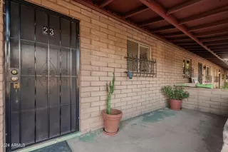 Photo #6: 6647189 Listing