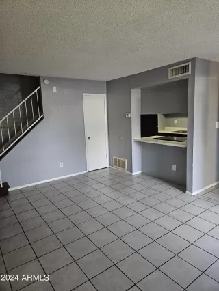 Photo #2: 6647238 Listing