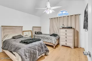 Photo #4: 6647266 Listing