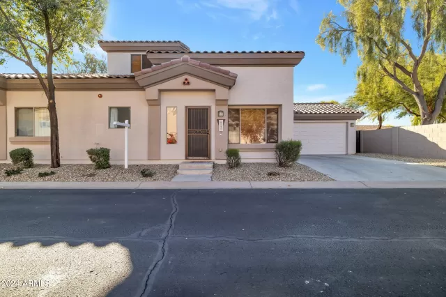 MLS: 6647273 Condo For Sale