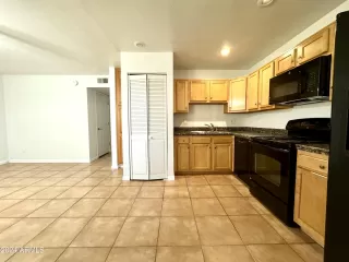 Photo #2: 6647317 Listing