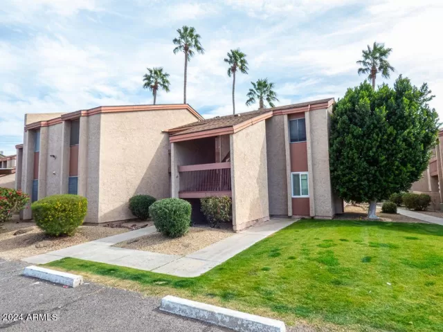 MLS: 6647418 Condo For Sale