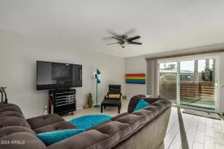 Photo #6: 6647418 Listing