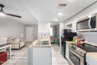 Photo #5: 6647421 Listing 