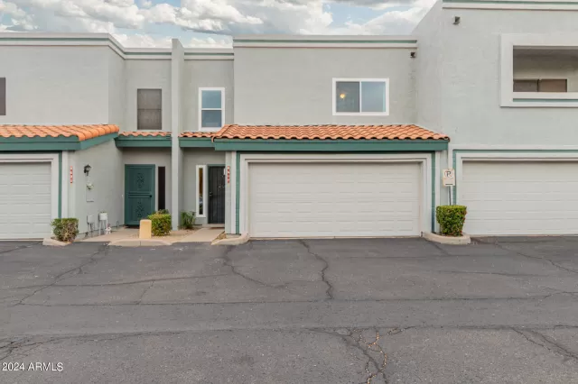 MLS: 6647531 Condo For Sale