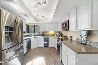 Photo #3: 6647666 Listing