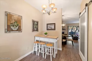 Photo #5: 6647666 Listing